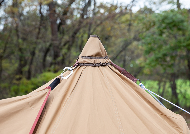パンダTC等小型のテントの場合は前後逆に使用するとタープがテントに密着しやすい