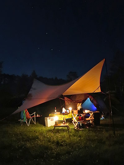 夜露と星空